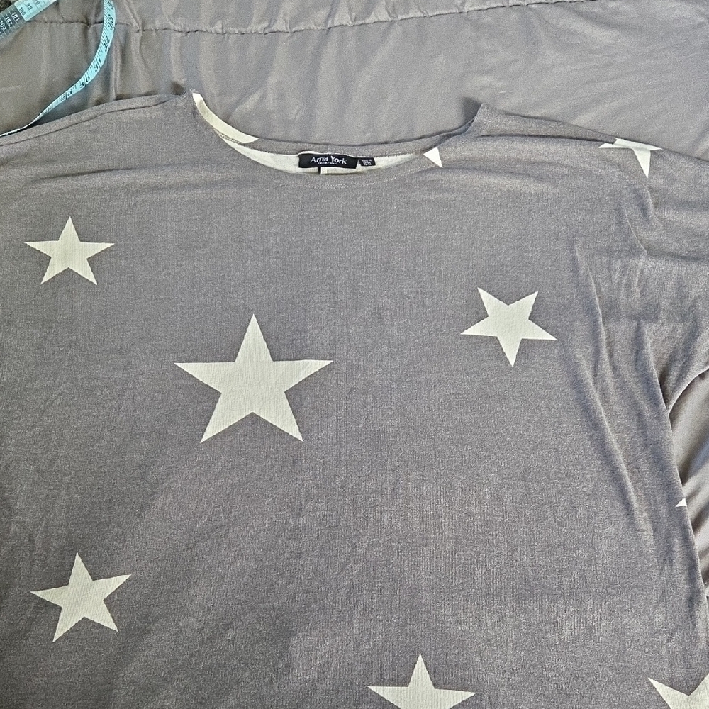 Gray Star Print Top